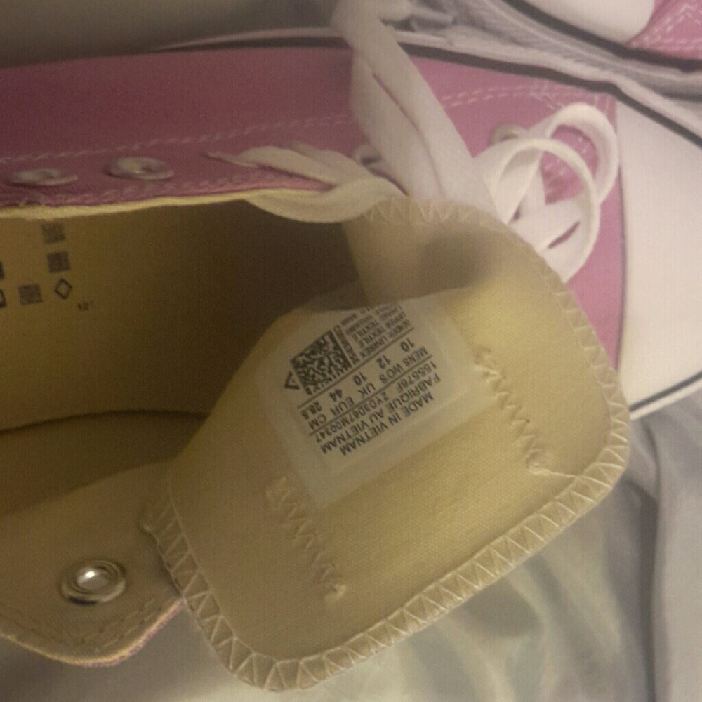 Women's converse size 12 nwot - Picture 4 of 4